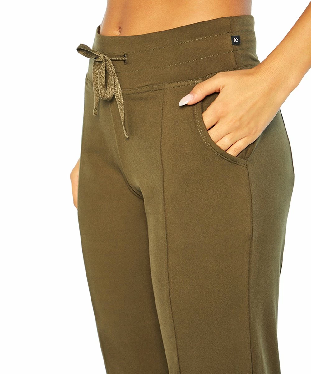 Best Pirce β€οΈ Marika Grape Leaf Mona 22'' Pocket Capris - π© Women β - Image 3